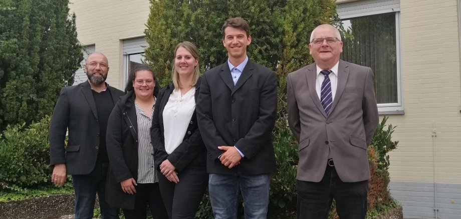 Stefan Wenzel, Anna Lena Ochs, Jaqueline Lach, Jan Engelbach, Siegfried Richter bei der Zertifikatsübergabe